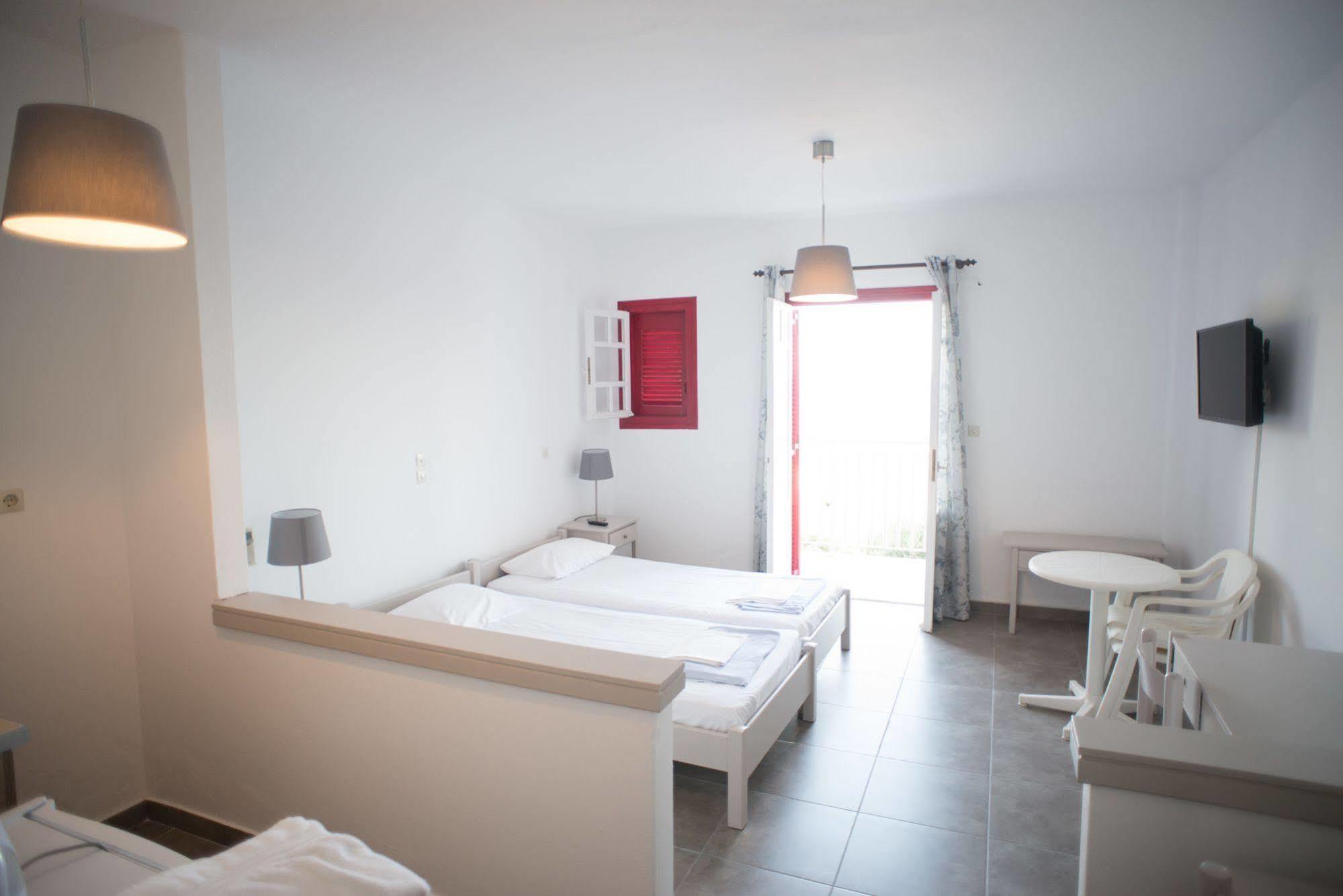 Ostria Hotel & Apartments Gavrio Zewnętrze zdjęcie
